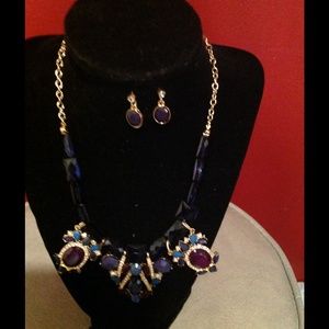 🎉HP🎉Jeweled Statement Necklace with Earrings